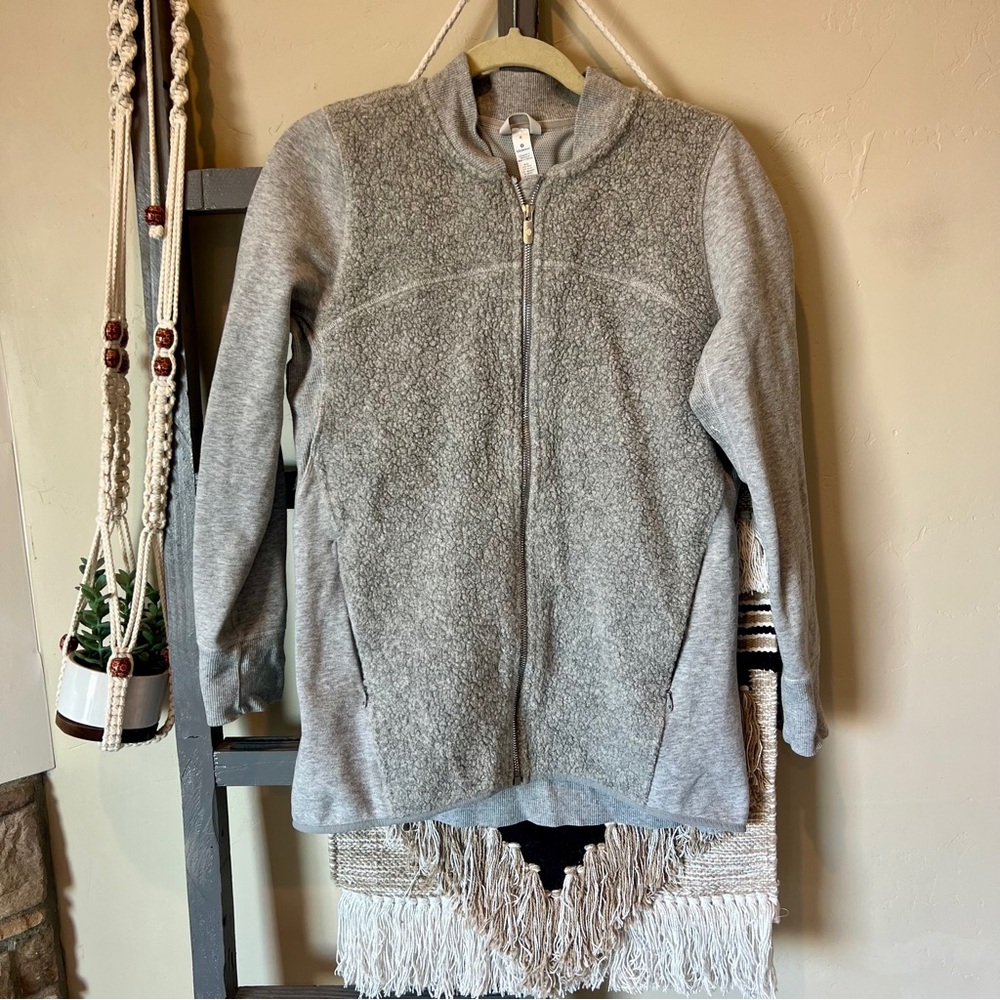 Lululemon Women's Stand Out Sherpa Fleece Jacket Gray Size 8